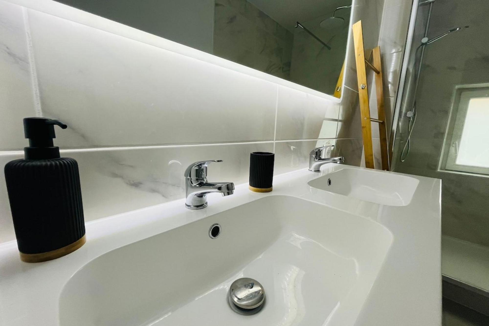 L'Horreum Appartement Proche Des Halles Wifi Narbona Zewnętrze zdjęcie